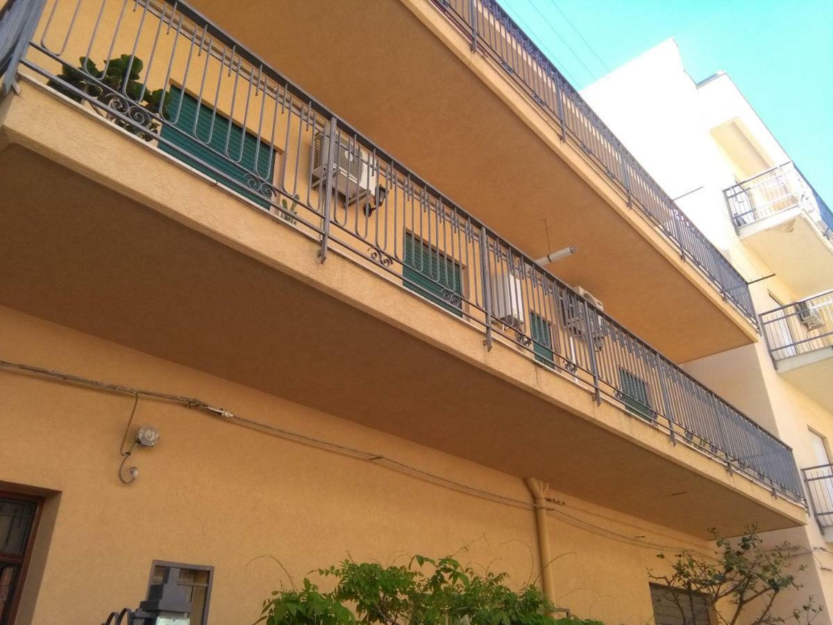 Arena Bed & Breakfast Bagheria Bagian luar foto